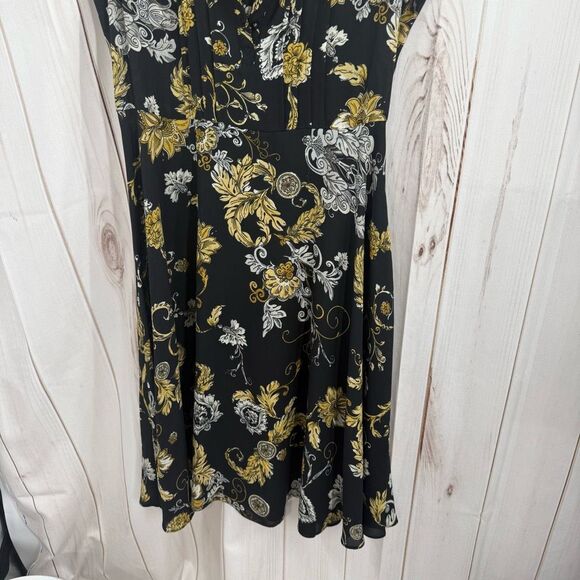 Nanette Lepore Women’s 6 Black Floral Dress - Picture 2 of 7